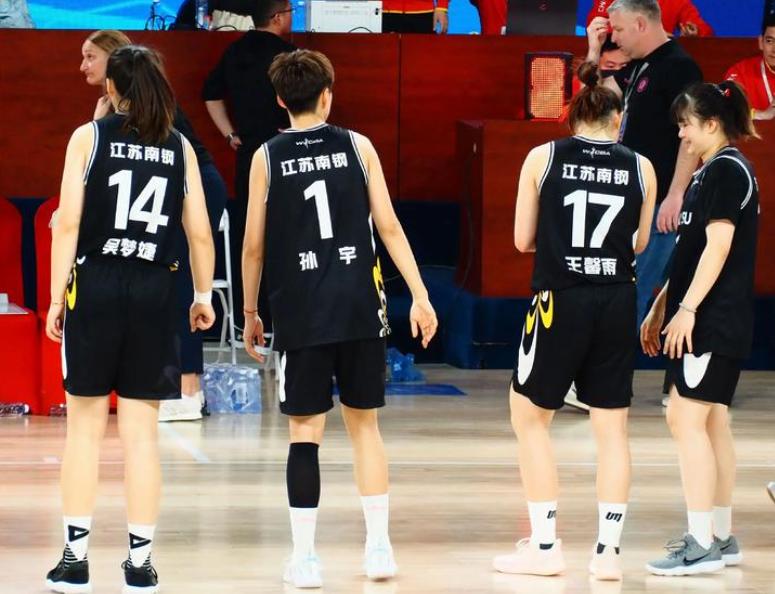 她面对前国, msn