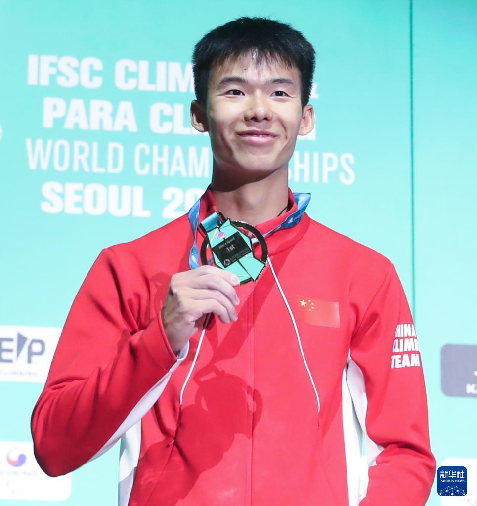 最终获得冠, 度赛夺金 最终获得冠, 度赛夺金